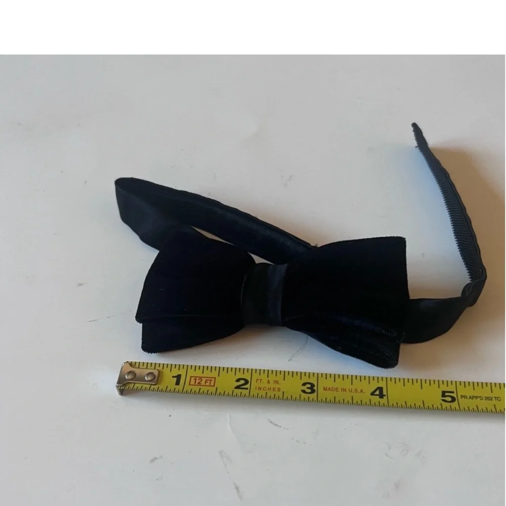 NORDSTROM FAMILY MOMENTS BOYS VELVET PRE-TIED BOW TIE BLACK OS ADJUSTABLE NWT